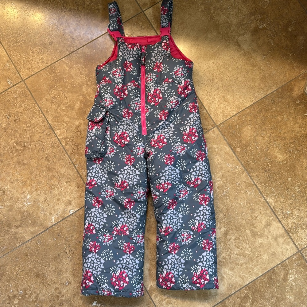 Snow pants and bibs for girl